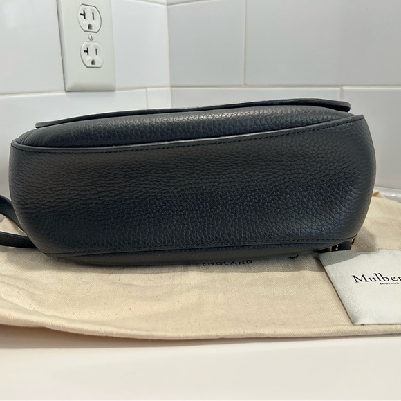 Mulberry Amberly Medium Satchel Black w/Gold Hardware EUC - Picture 4 of 15